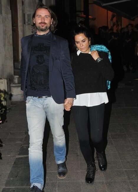 Məşhur aktrisa 13 illik sevgilisi ilə gizli evləndi