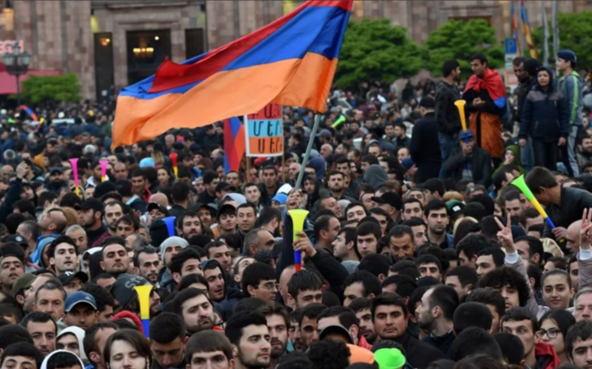 Ermənilər Rusiyanın Yerevandakı səfirliyi qarşısına yürüş edəcəklər