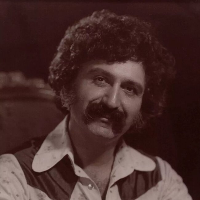 "Acılarımızla yaşamağı öyrənirik"