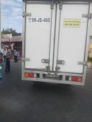 Avtobusla yük maşını qəza törətdi: Avtobusun şüşələri sərnişinlərin üstünə töküldü - FOTOLAR