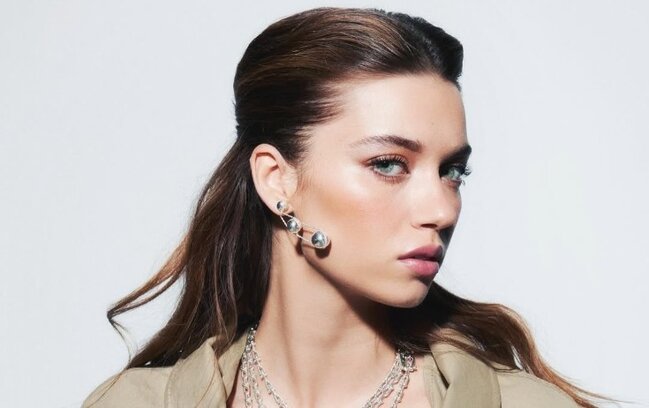 Afra Saraçoğlu yeni layihədə