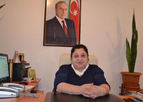 Direktor: "Uşaqlar, sadəcə, video çəkmək üçün liseydə kart oynayıblar" - FOTO