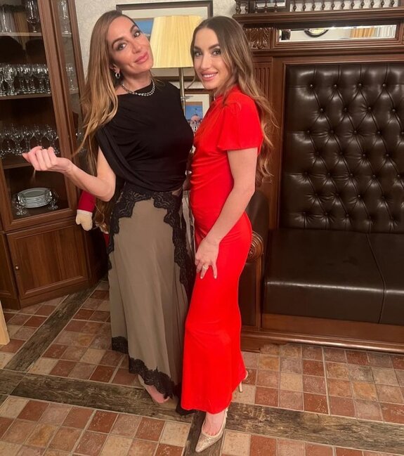 Alena Əliyeva Arzu Əliyevanı təbrik etdi - Foto