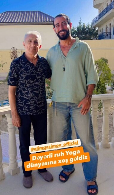 Alim Qasımov yoqaya başlayıb