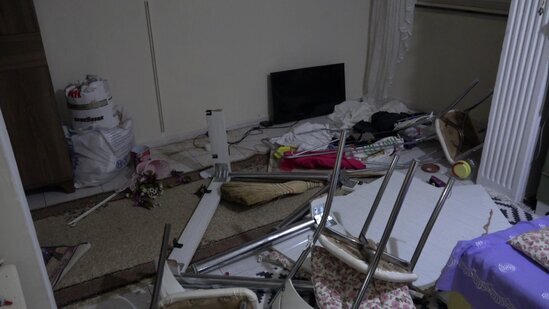 DƏHŞƏT: Oğlan anasını DÖYDÜ - FOTO