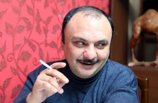 Milyarder qızıyla nişanlanan Anar Nağılbaz haqda - Faktlar