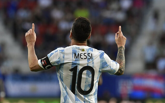 Argentina Amerika Kubokuna qələbə ilə başladı - Messi tarixə düşdü