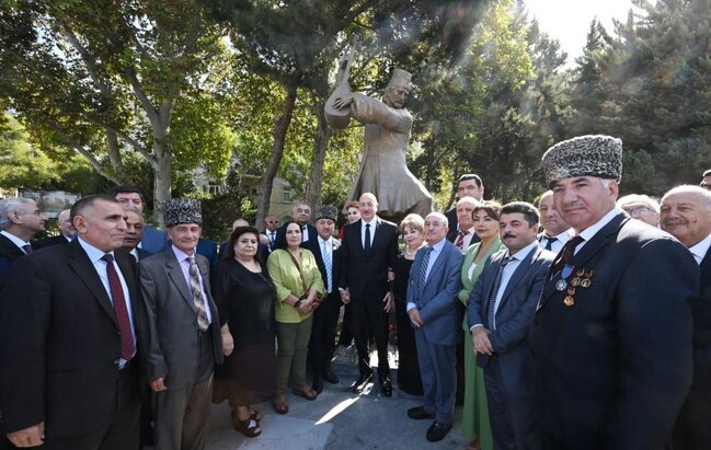 Prezident Aşıq Ələsgərin abidəsinin açılışında iştirak etdi - Fotolar