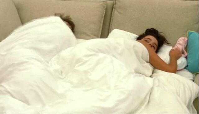 Canlı yayımda cütlükdən biabırçı hərəkət - hər kəs yatdıqdan sonra...