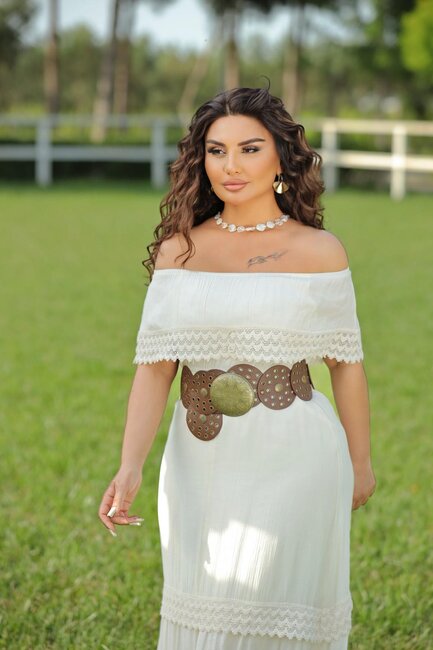 Şəbnəm bu dəfə atla fotosessiya etdirdi