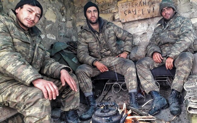 Laçında "at oynadan" "Sumqayıt uşağı" - FOTO