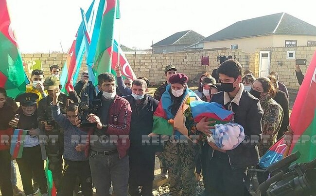 Dünyaya gələn körpəyə şəhid olan atasının adı verildi - FOTO