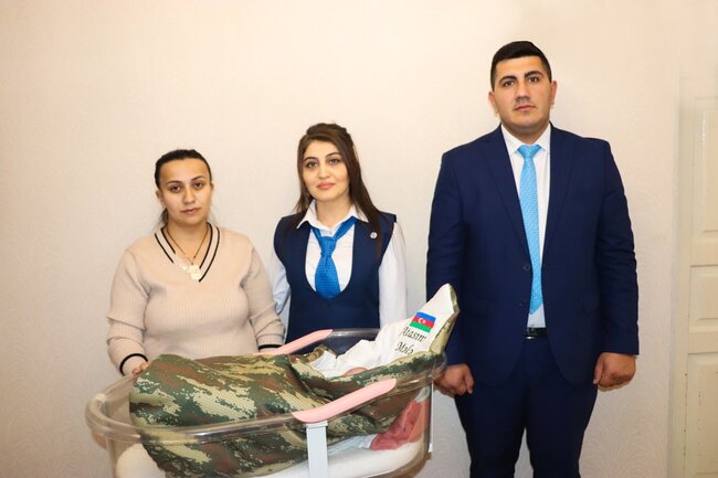 Şəhidin qızı doğuldu - Fotolar