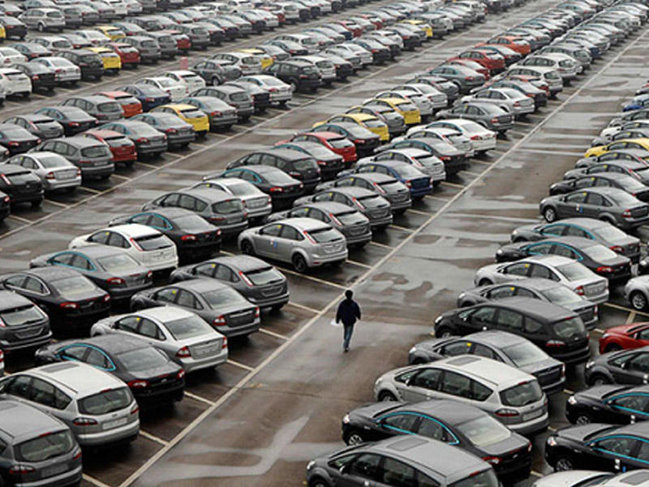 Bakıda anbarda qalan avtomobillər ucuz qiymətə satışa çıxarıldı - QİYMƏTLƏR