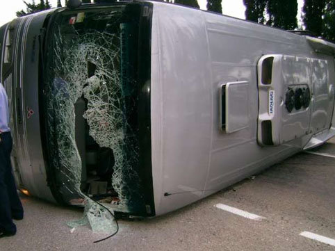 Əfqanıstanda avtobus qəzası: 5 ölü, 40-a yaxın yaralı
