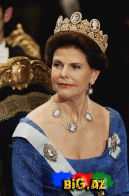 Kraliçaları bəzəyən möhtəşəm baş tacları - FOTO
