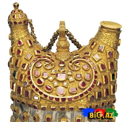 Kraliçaları bəzəyən möhtəşəm baş tacları - FOTO