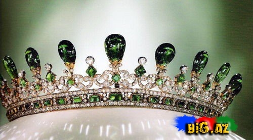 Kraliçaları bəzəyən möhtəşəm baş tacları - FOTO