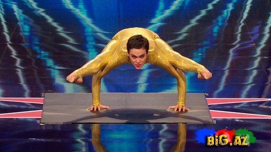 Bədəni ilə möcüzələr göstərən inanılmaz qadın - VİDEO