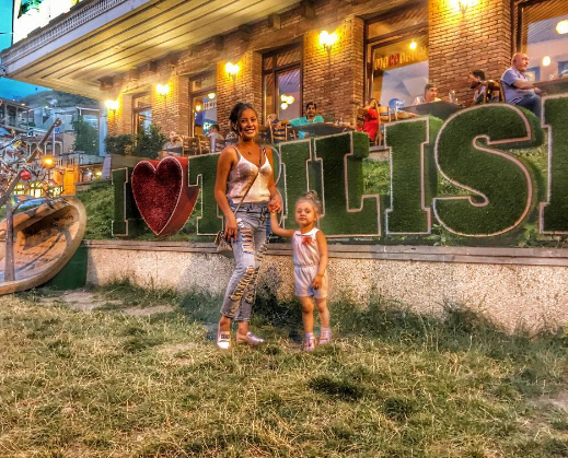 Ayanın qızı ilə Gürcüstan keyfi- FOTOLAR