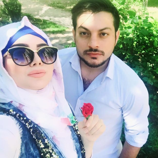 Azərbaycanlı müğənni nişanlısı ilə - FOTOLAR