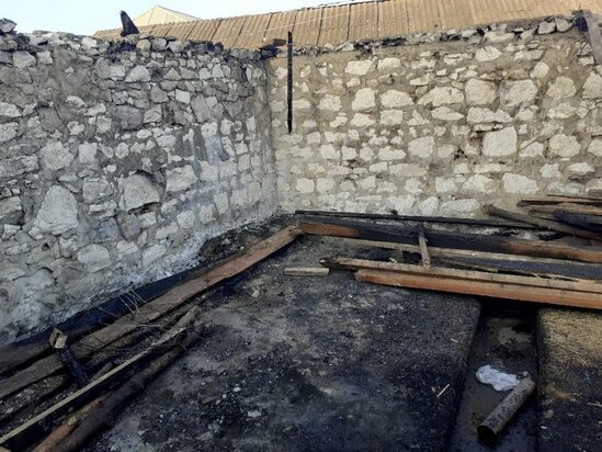 Bu kənddə QƏRİBƏ HADİSƏ: tövlələri yandırıb... — FOTO/VİDEO