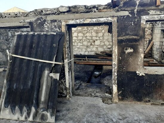 Bu kənddə QƏRİBƏ HADİSƏ: tövlələri yandırıb... — FOTO/VİDEO