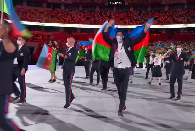 Azərbaycan komandası Tokio Olimpiadasının açılış mərasimində paraddan keçdi - YENİLƏNİB + FOTO