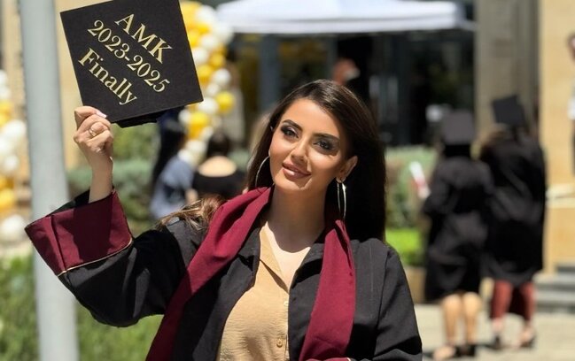 Azərbaycanlı müğənni məzun oldu