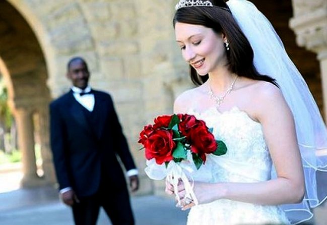 Əcnəbi ilə evlənən azərbaycanlıların sayı açıqlandı