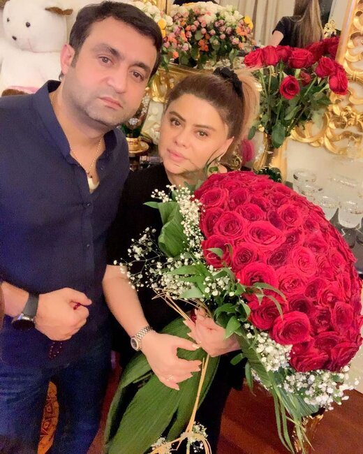 İradə ikinci dəfə ana olmağa hazırlaşan bacısını belə təbrik etdi - FOTO