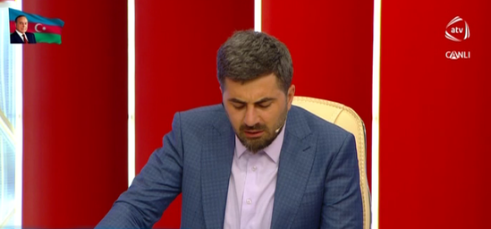 Azərbaycanda TÜKÜRPƏDƏN OLAY! Ana qızını it kimi zəncirləyib ağaca bağladı - FOTO