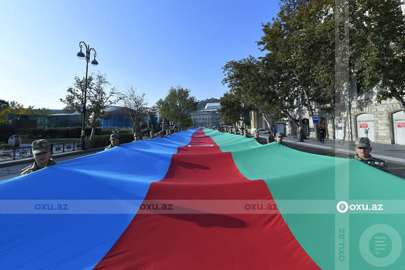 Bakıda Zəfər yürüşü başladı - FOTOLAR