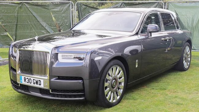 Burak Özçivit ailəsi ilə Türkiyədən köçür?