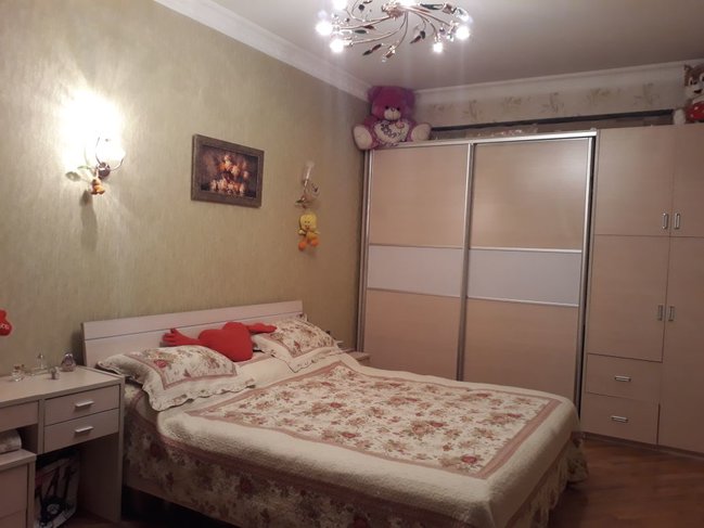 Təcili Badamdar qəsəbəsində mənzil satılır!