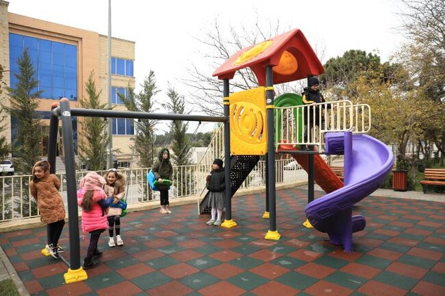 Dünya Azərbaycanlıların Həmrəyliyi Günü və Yeni il ərəfəsində paytaxtın Nizami rayonunda geniş abadlıq-quruculuq işləri davam etdirilir