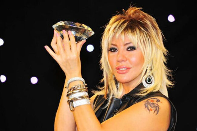 Brilliant Dadaşova: TV-lər istənilən müğənnini ödəniş müqabilində efirə çıxarır, verilişlər zəbt olunur - MÜSAHİBƏ