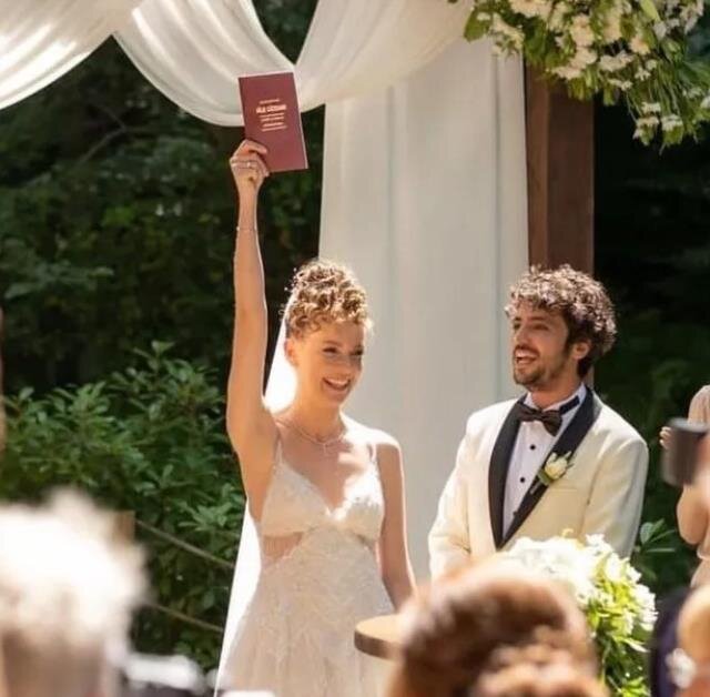 İlk dəfə qızının FOTOsunu paylaşdı