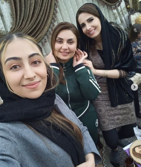 Şəbnəm bacı bildiyi iranlı fanatını belə TƏBRİK ETDİ - FOTO-VİDEO