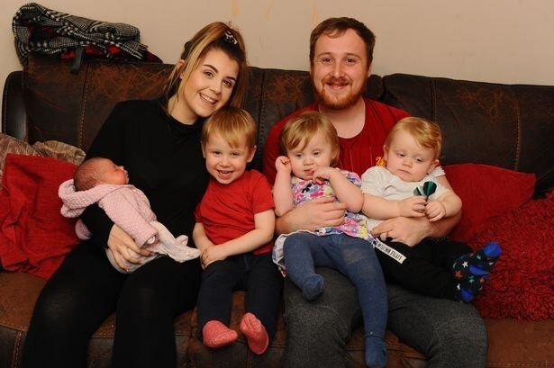 Tıxacda doğulmuş qızını ayaqqabı bağıyla XİLAS ETDİ - FOTO-VİDEO