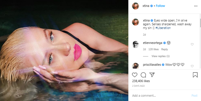 Arıqlayan Kristina Agilera ay işığında HOVUZA GİRDİ - FOTO