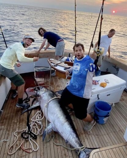 136 kiloqramlıq balıq tutub 922 MİN MANAT QAZANDILAR - FOTO-VİDEO