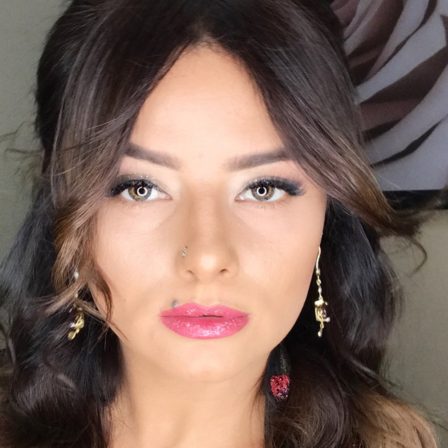 Bu da Kamilə Babayevanın üzünü gizlətdiyi qızı - FOTOLAR