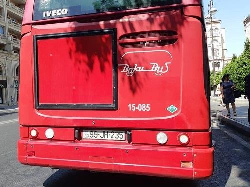 "Bakı Bus"da sürücü səhlənkarlığı: yaralı var - FOTO