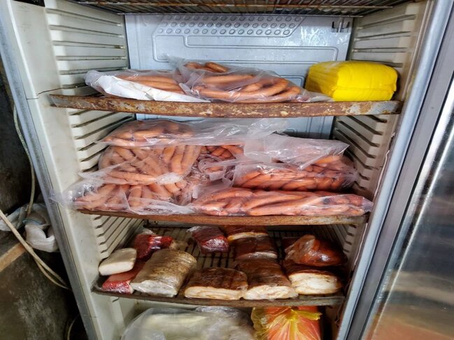 Bazarda satılan dana əti basdırmasında at DNT-si aşkarlandı - Fotolar