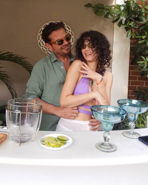 Bikinili paylaşım etməyən Beren Saatdan