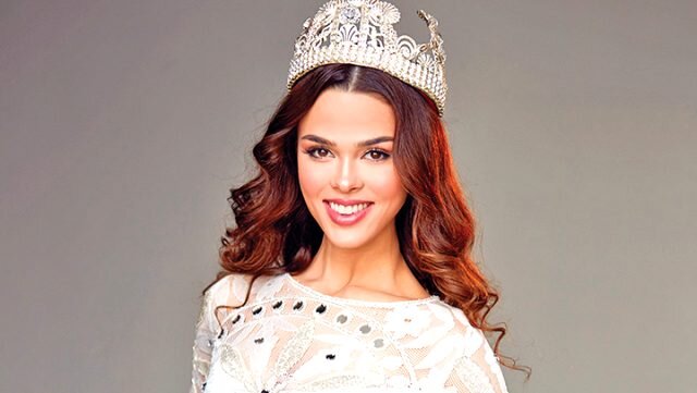 Məşhur model hicaba keçdi - FOTO
