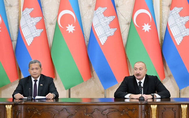 İlham Əliyevlə Hun Manet mətbuata bəyanatlarla çıxış etdi