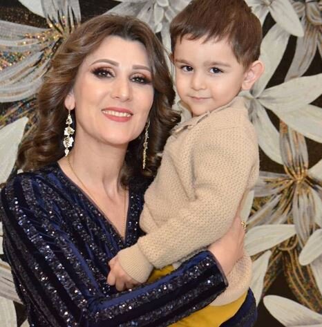 Gülyanaq oğlu ilə fotosunu paylaşdı: "Darıxdım..."