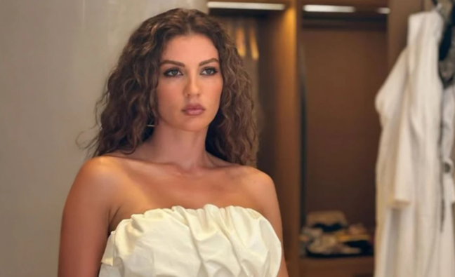 "Kökəlmişəm, amma xoşbəxtəm" - Burcu Özberk